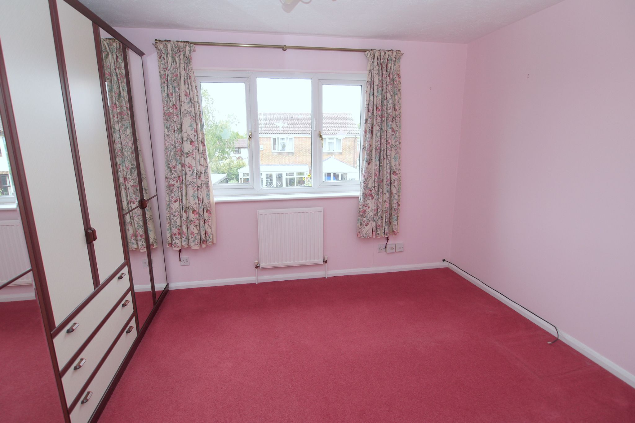 2 bedroom semi-detached house For Sale in Sevenoaks - Photograph 5