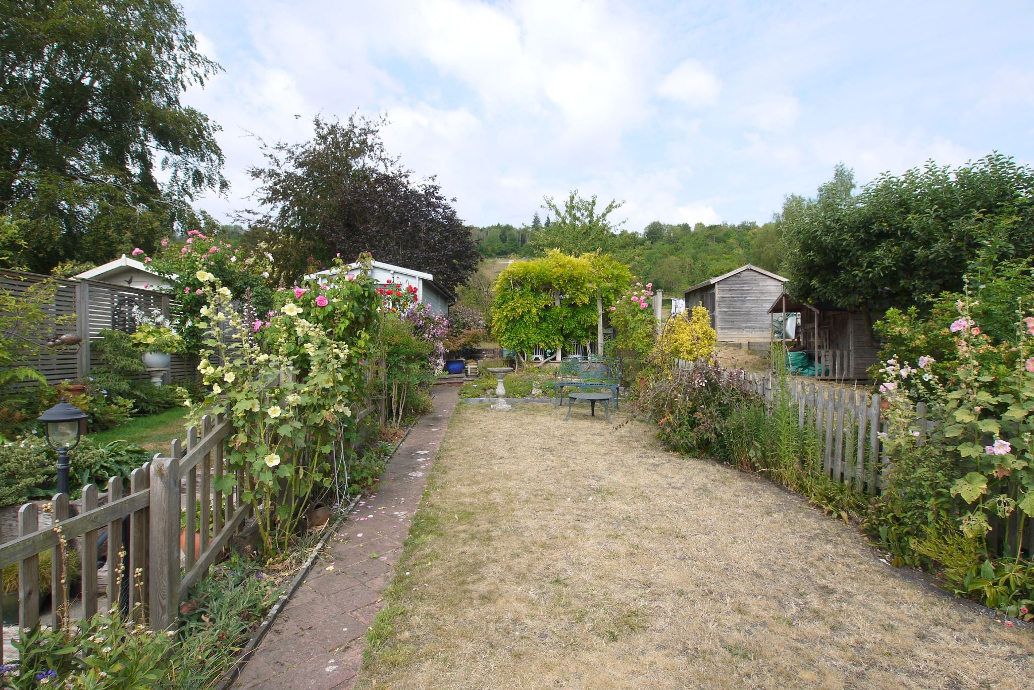 2 bedroom mid terraced house For Sale in Sevenoaks - Photograph 9