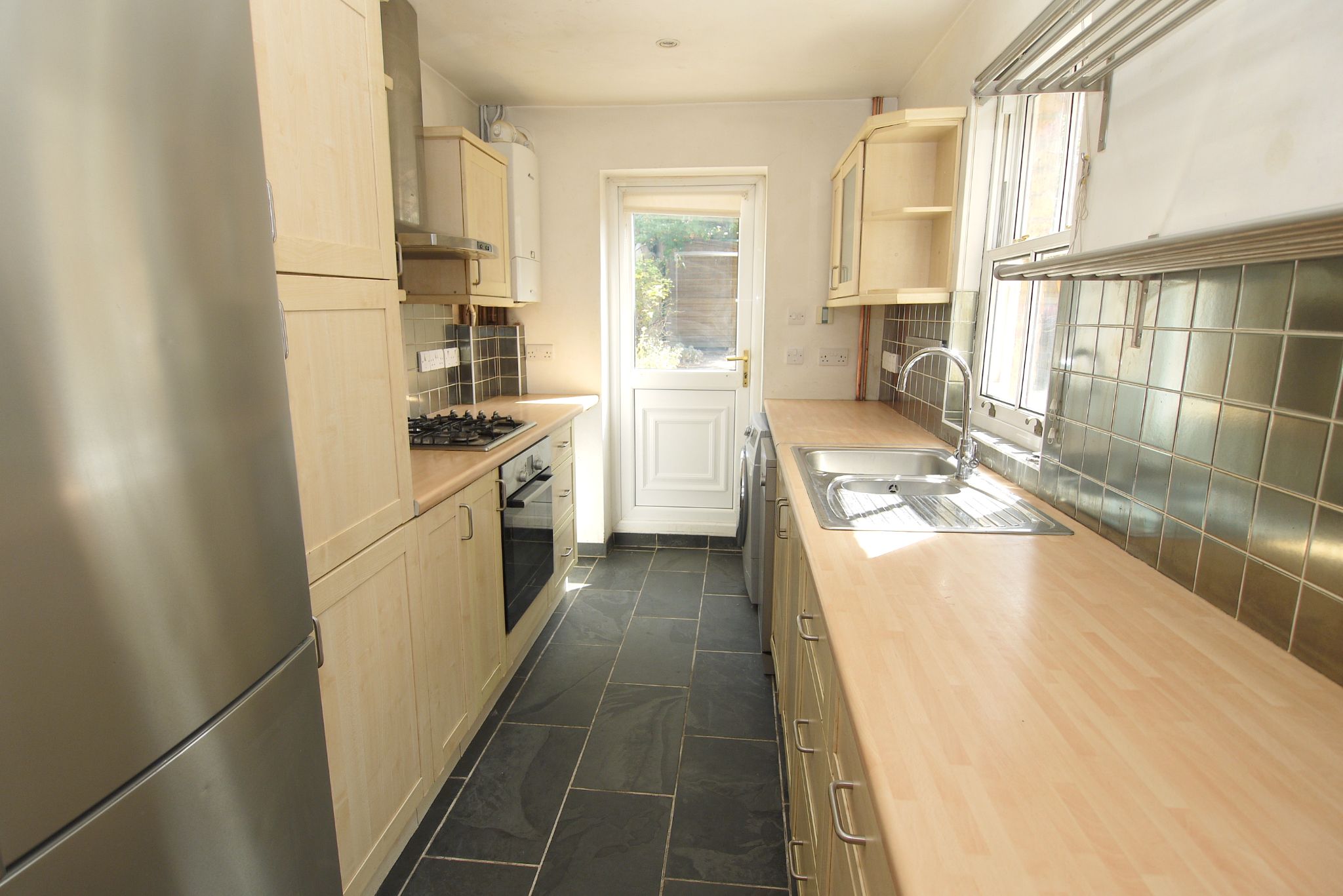 2 bedroom mid terraced house For Sale in Sevenoaks - Photograph 5