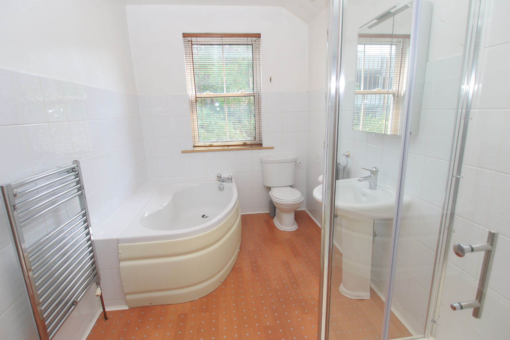 2 bedroom mid terraced house For Sale in Sevenoaks - Photograph 9