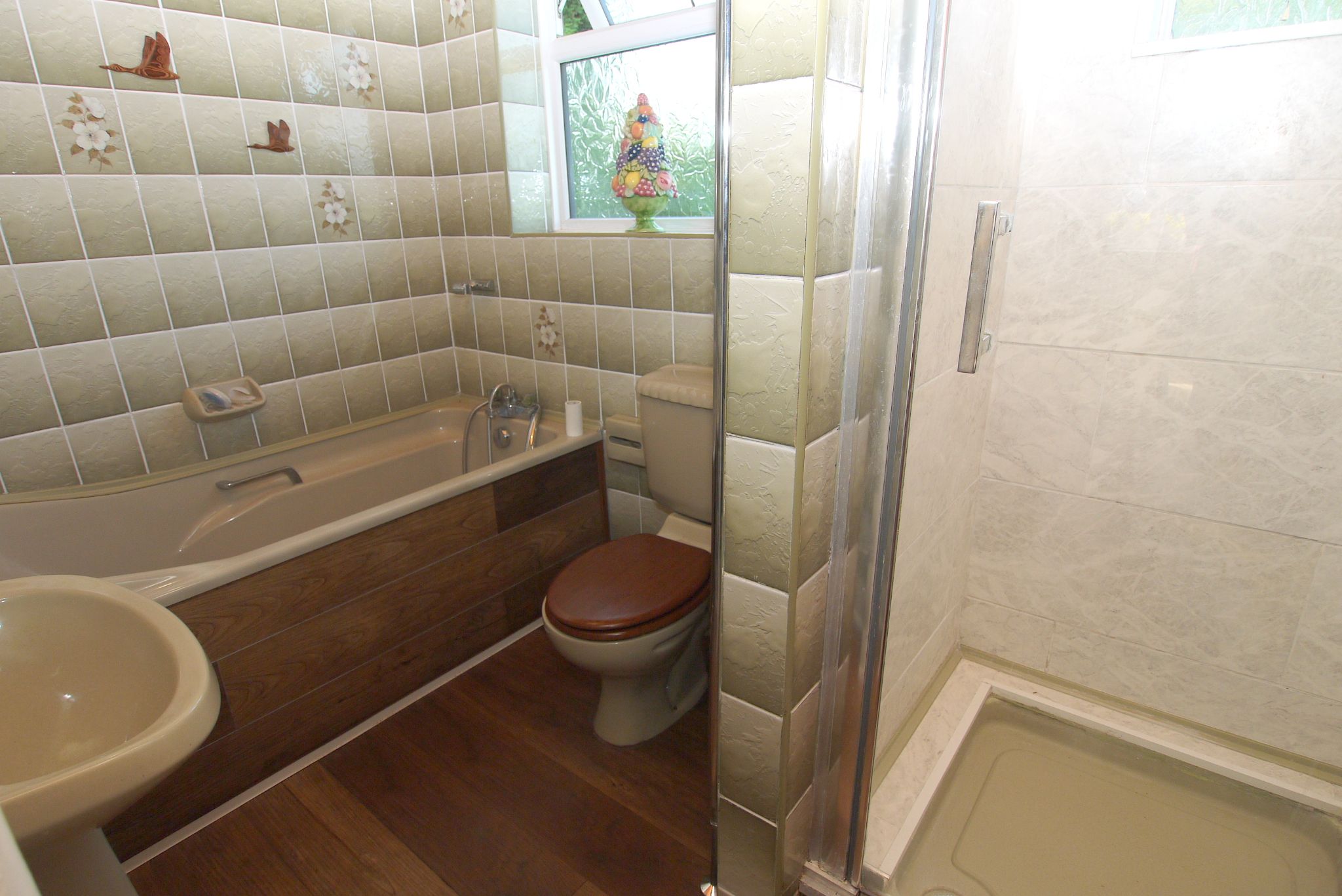 3 bedroom detached bungalow For Sale in Sevenoaks - Photograph 7