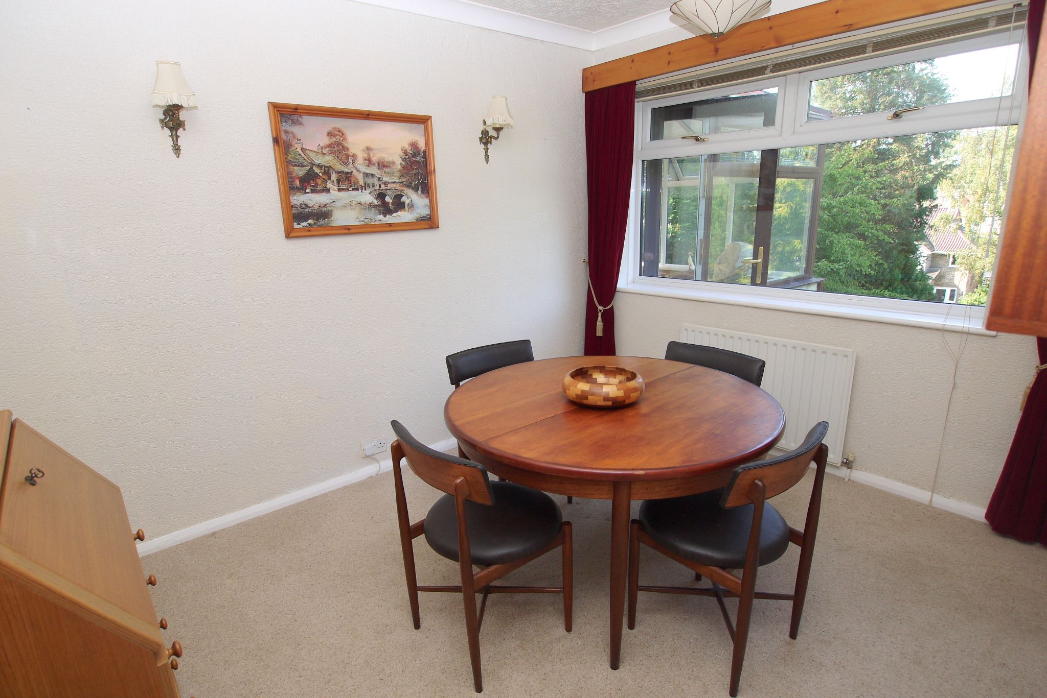 3 bedroom detached bungalow For Sale in Sevenoaks - Photograph 5