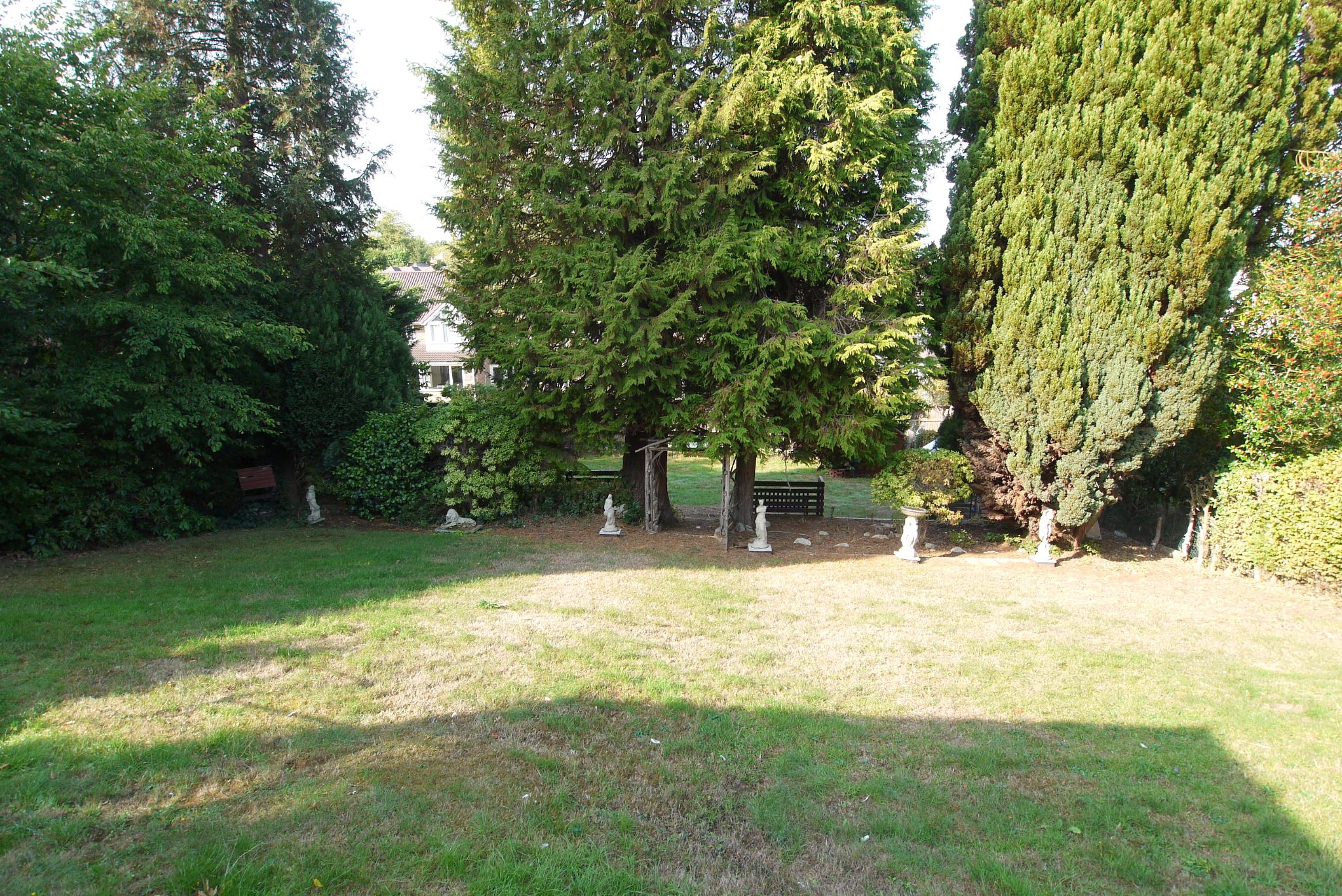 3 bedroom detached bungalow For Sale in Sevenoaks - Photograph 12