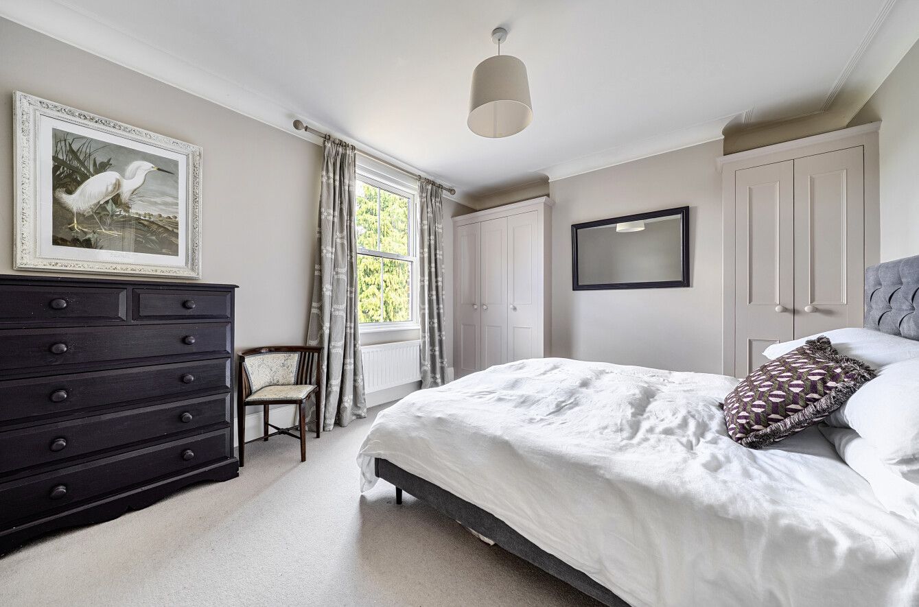 4 bedroom semi-detached house For Sale in Sevenoaks - Photograph 7