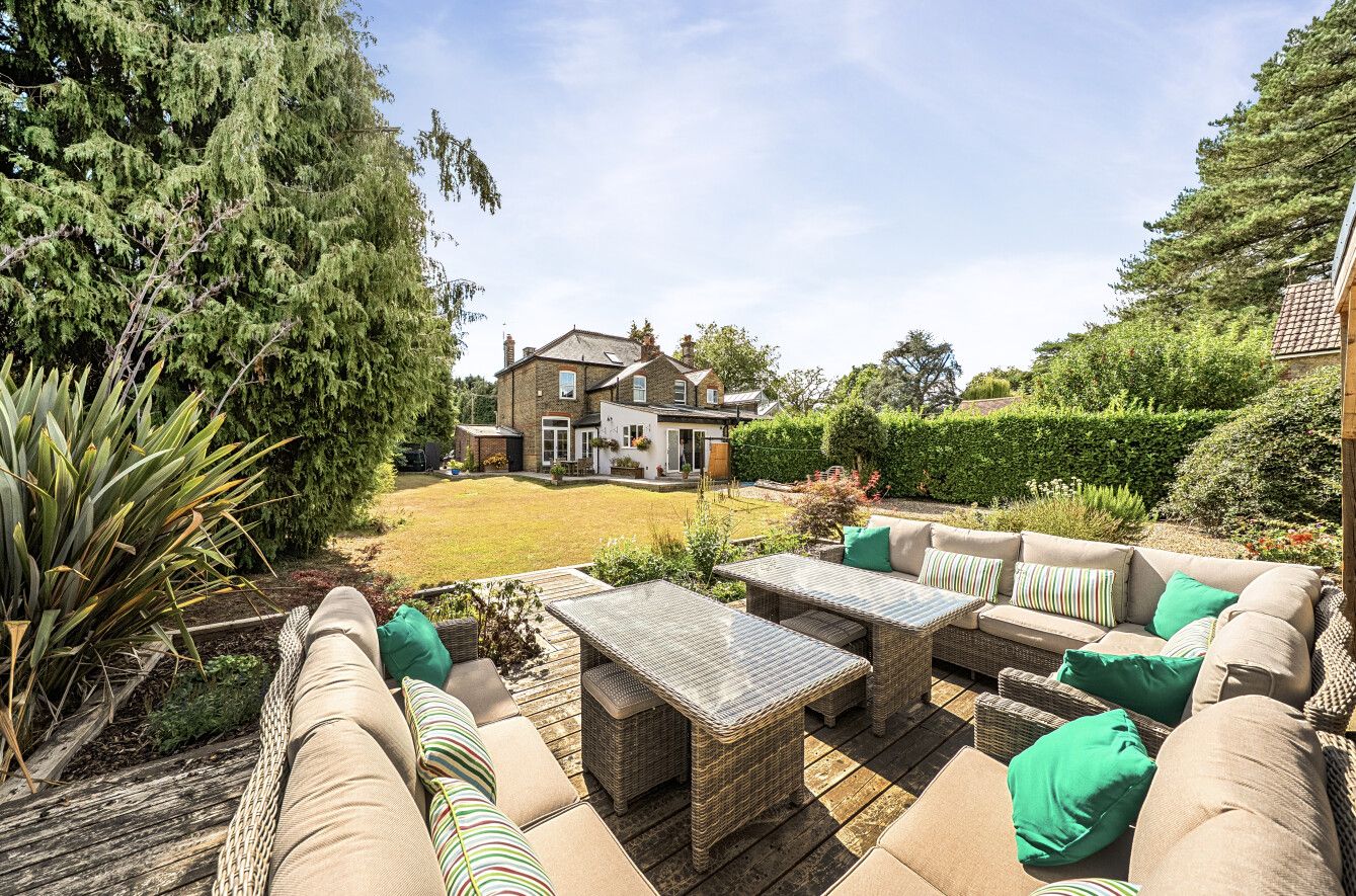 4 bedroom semi-detached house For Sale in Sevenoaks - Photograph 13