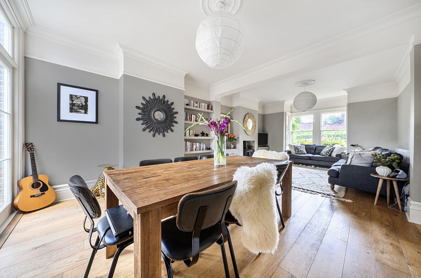 4 bedroom semi-detached house For Sale in Sevenoaks - Photograph 4