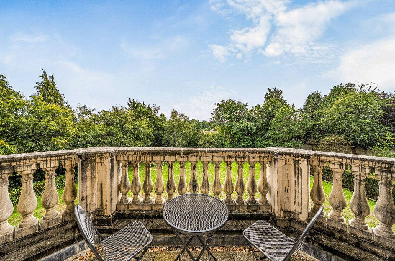 2 bedroom apartment For Sale in Sevenoaks - Photograph 14