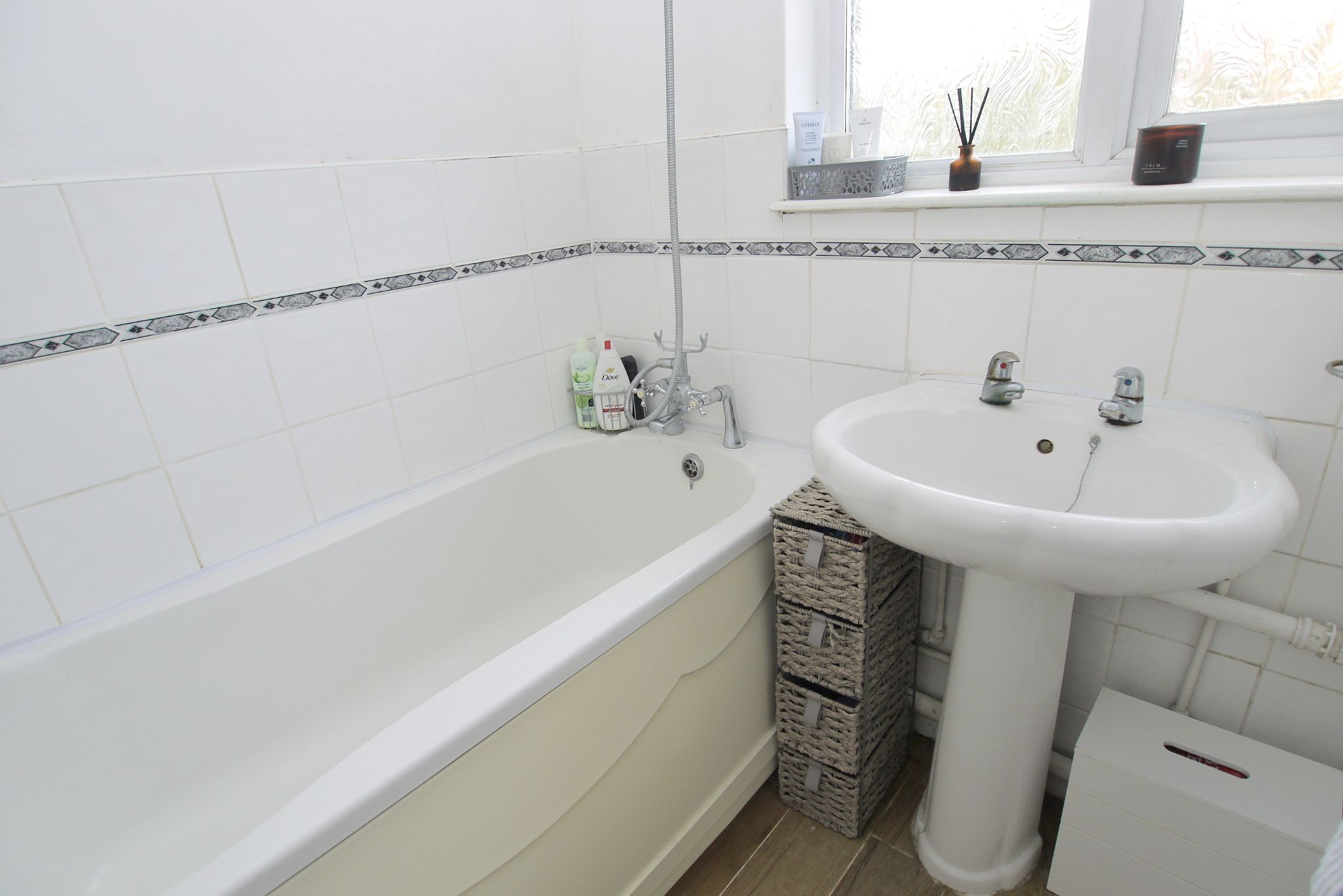 3 bedroom semi-detached house For Sale in Sevenoaks - Photograph 8