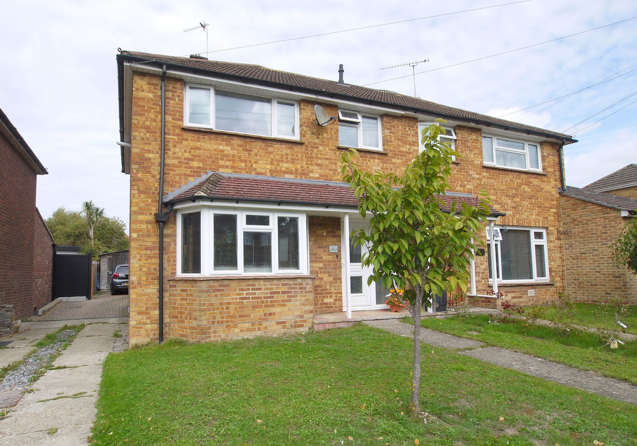 3 bedroom semi-detached house For Sale in Sevenoaks - Property photograph
