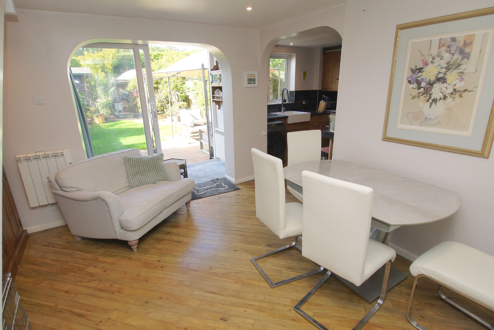 4 bedroom mid terraced house For Sale in Sevenoaks - Photograph 6