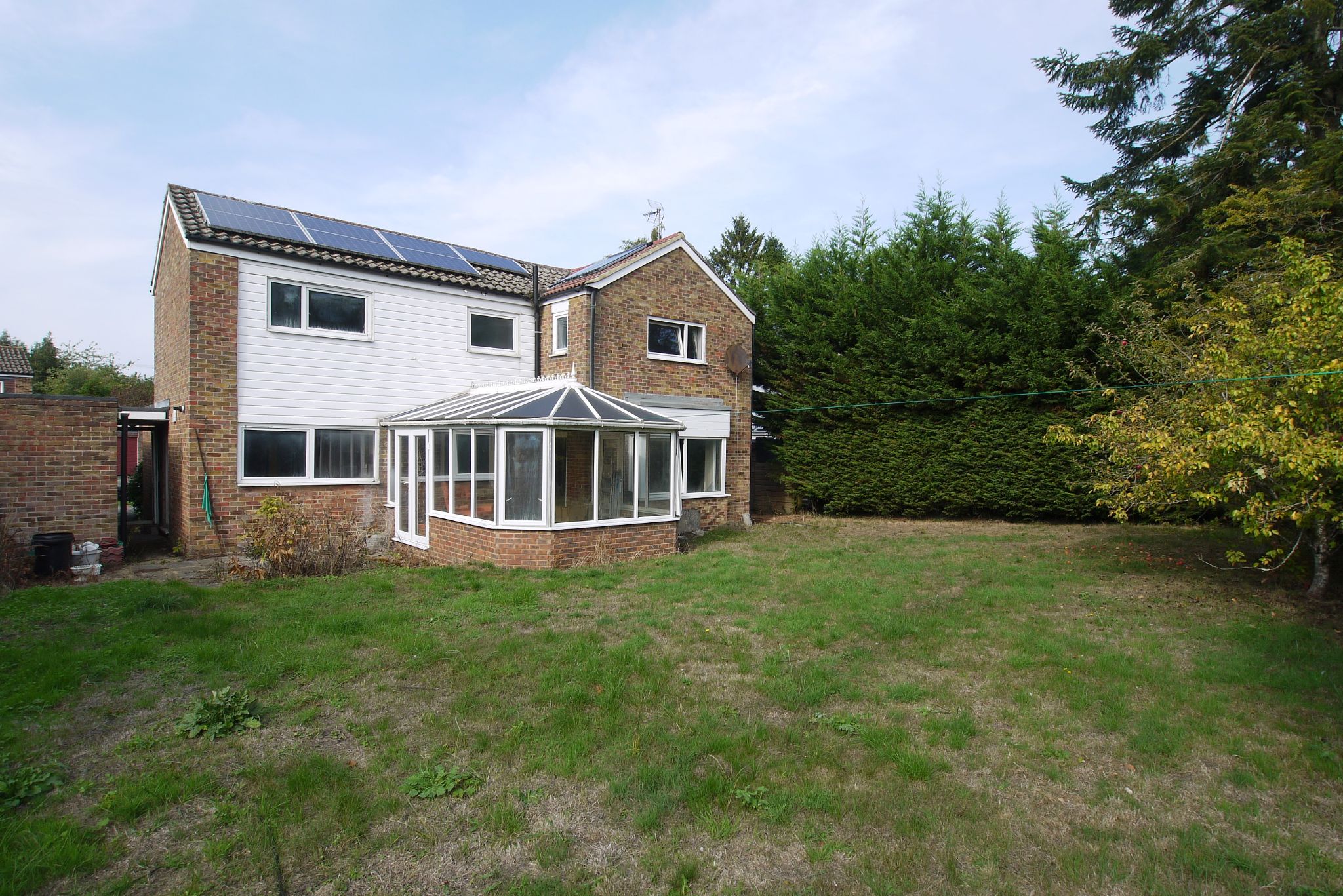 4 bedroom detached house For Sale in Sevenoaks - Property photograph