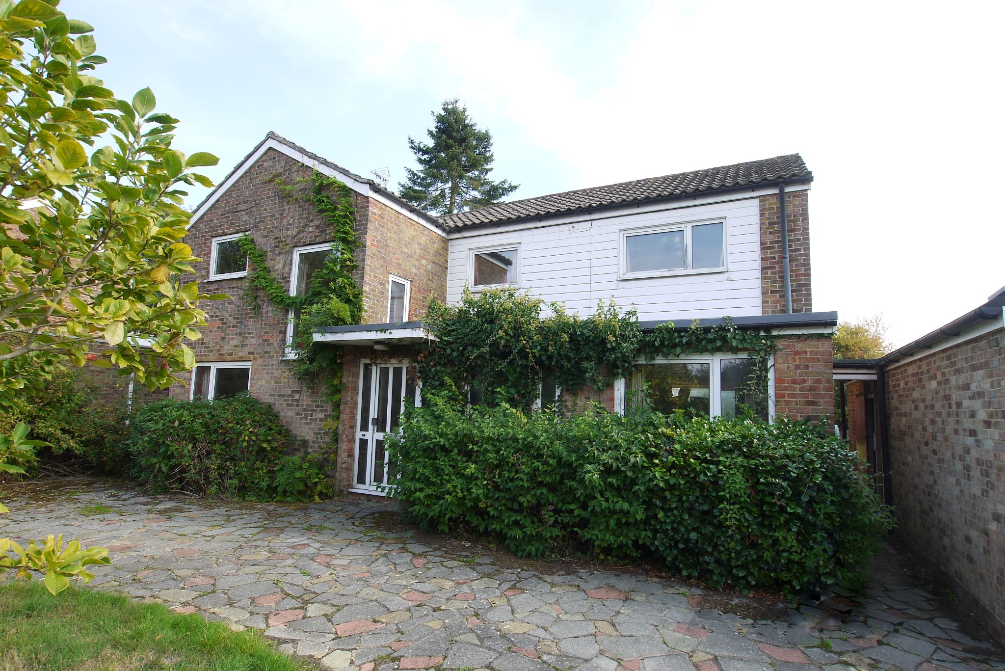 4 bedroom detached house For Sale in Sevenoaks - Property photograph
