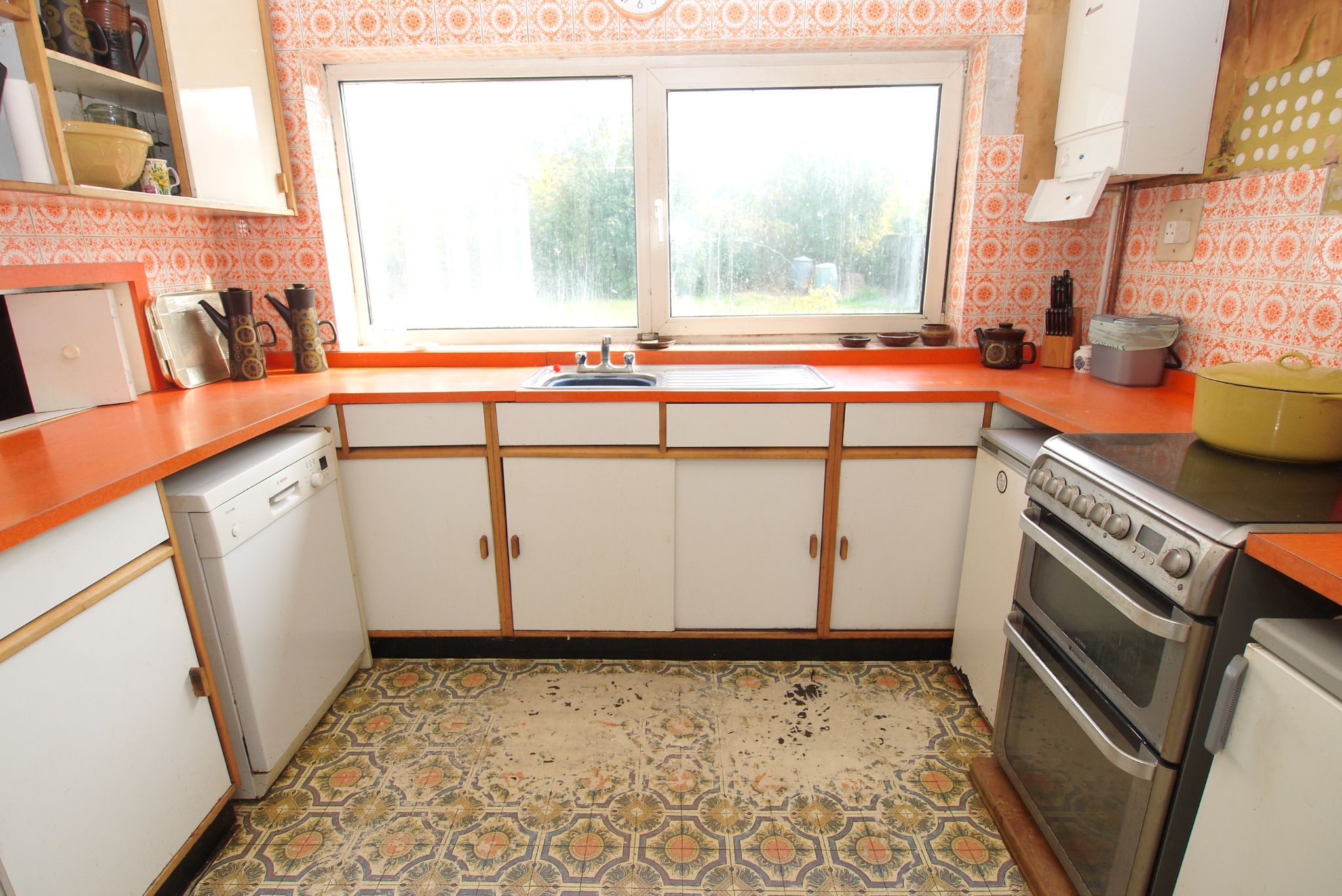 4 bedroom detached house For Sale in Sevenoaks - Photograph 12