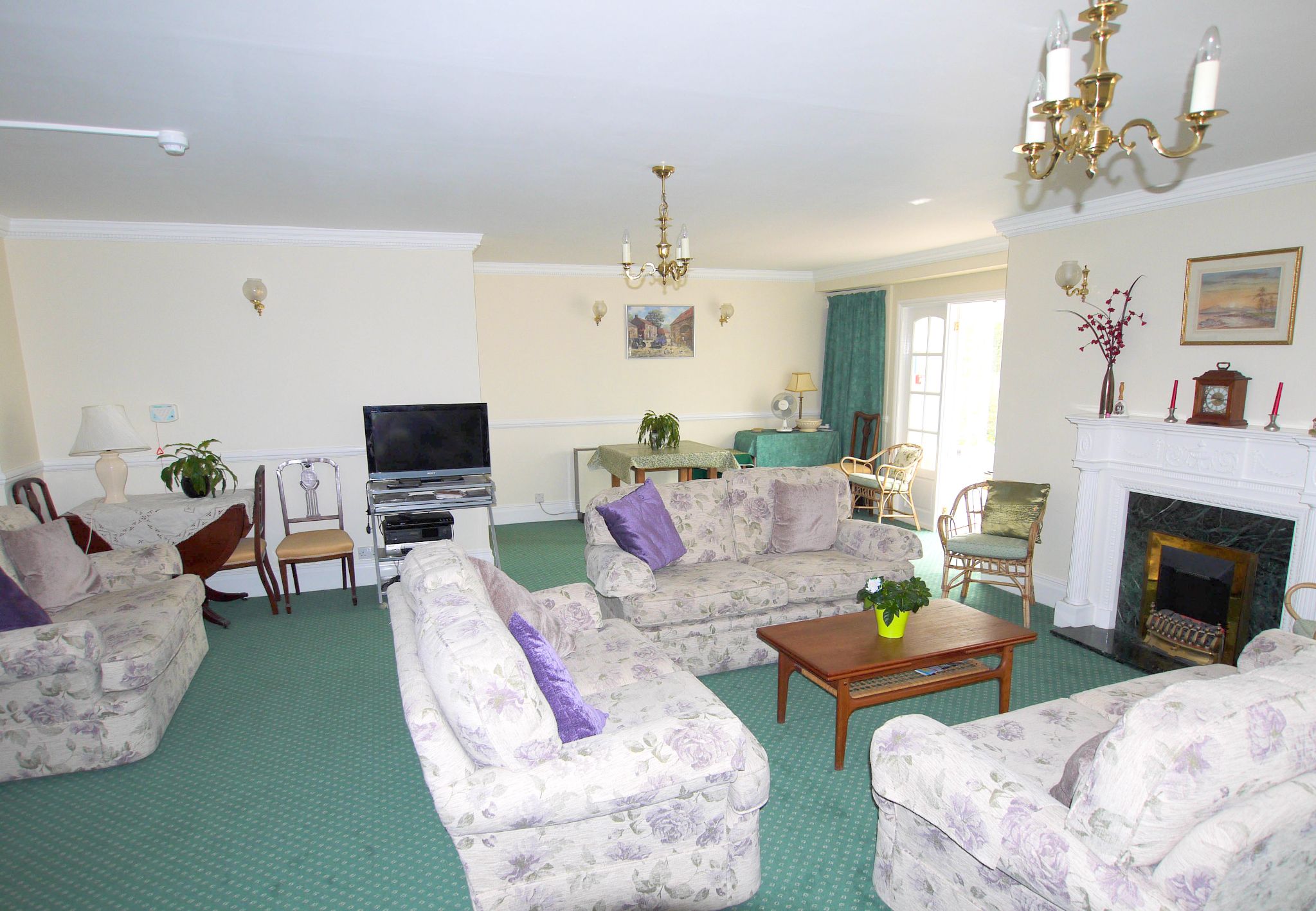 2 bedroom apartment For Sale in Sevenoaks - Photograph 8