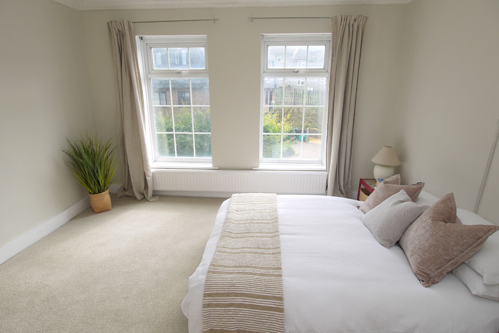 3 bedroom mid terraced house For Sale in Sevenoaks - Photograph 4