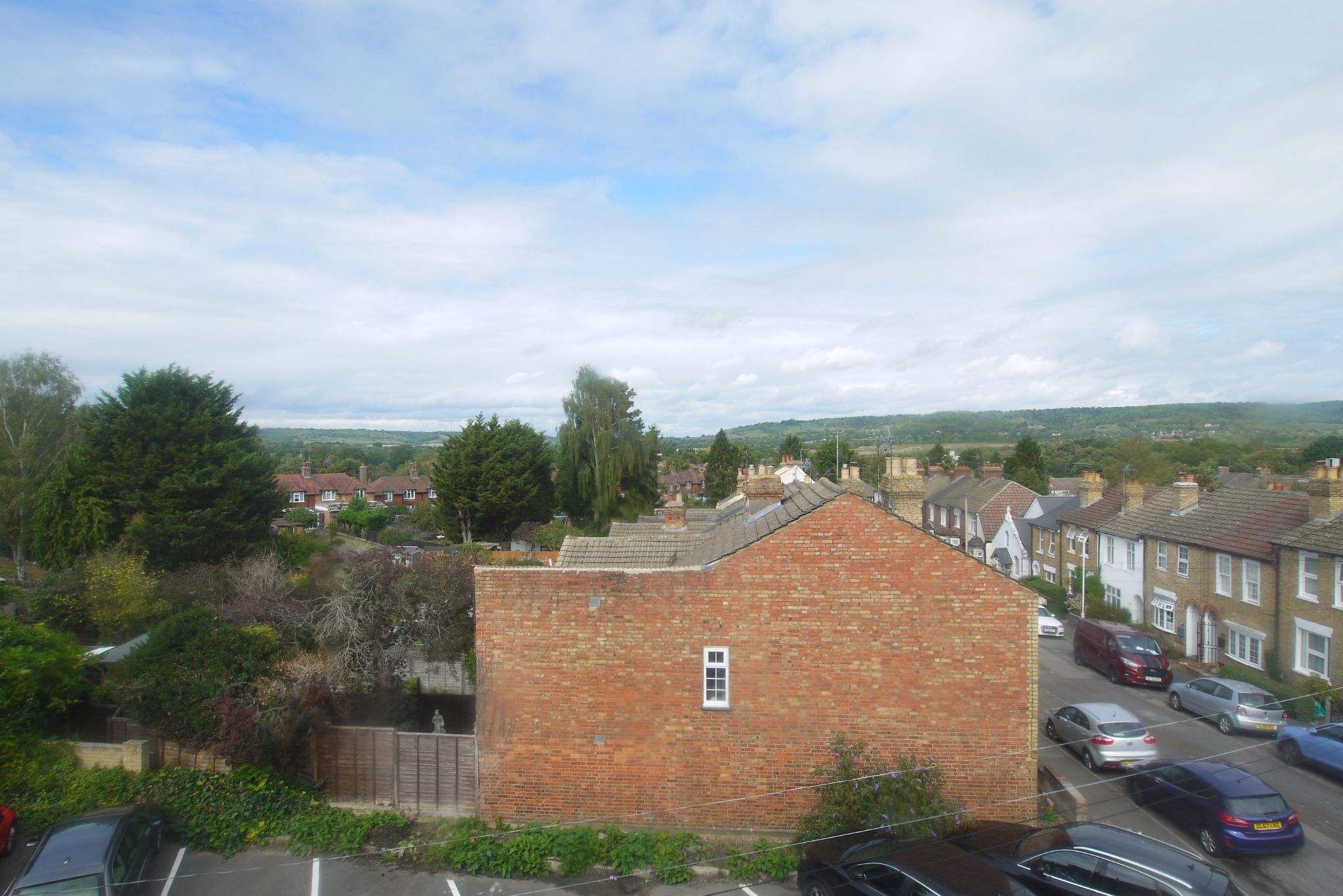 3 bedroom mid terraced house For Sale in Sevenoaks - Photograph 9