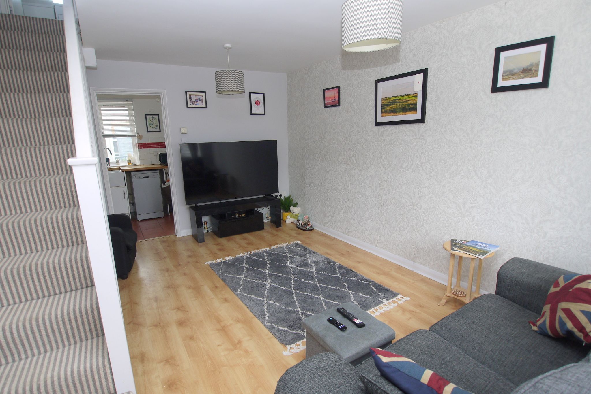2 bedroom mid terraced house For Sale in Sevenoaks - Property photograph