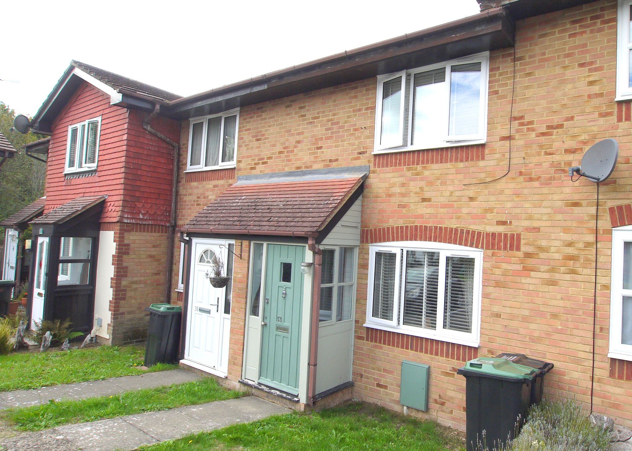 2 bedroom mid terraced house For Sale in Sevenoaks - Property photograph