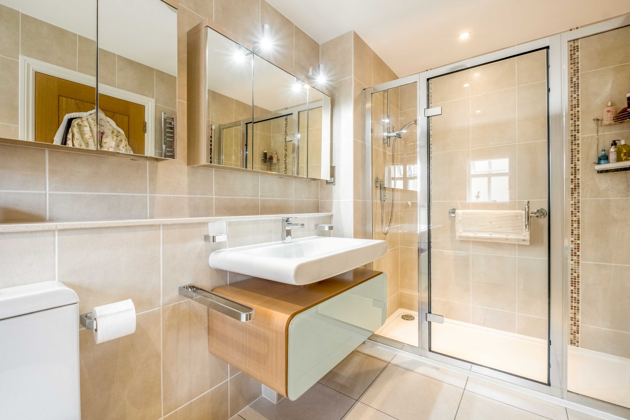 5 bedroom detached house For Sale in Sevenoaks - Photograph 18