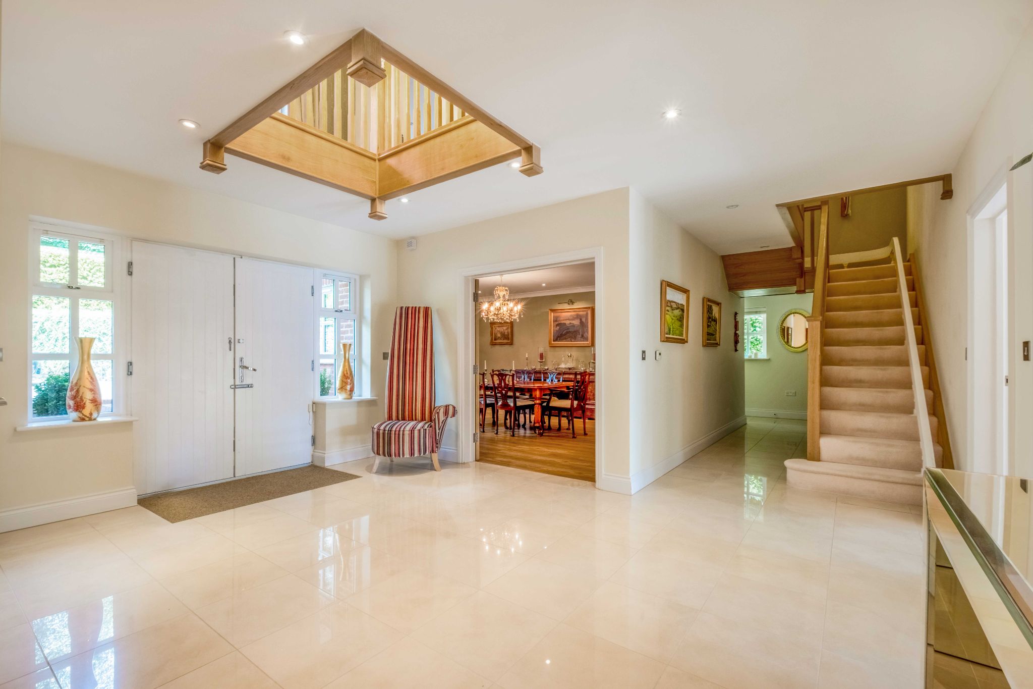 5 bedroom detached house For Sale in Sevenoaks - Photograph 5
