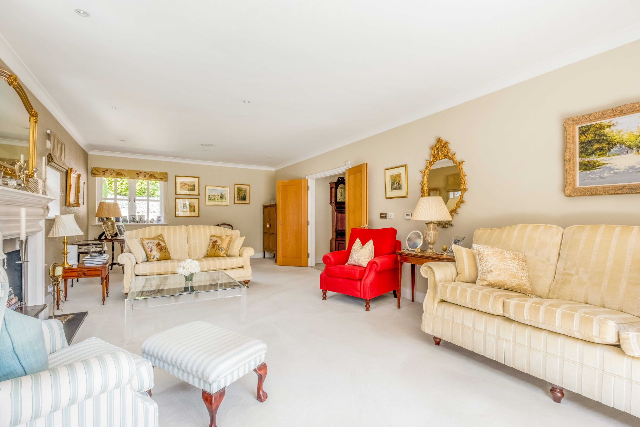 5 bedroom detached house For Sale in Sevenoaks - Photograph 7