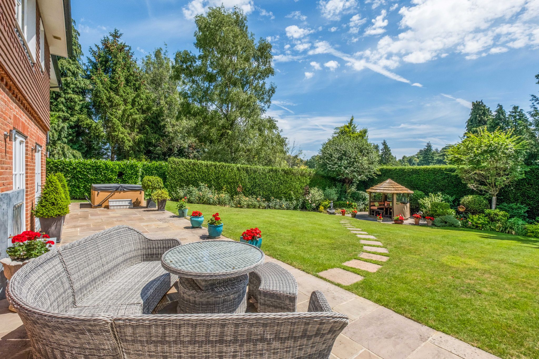 5 bedroom detached house For Sale in Sevenoaks - Photograph 25