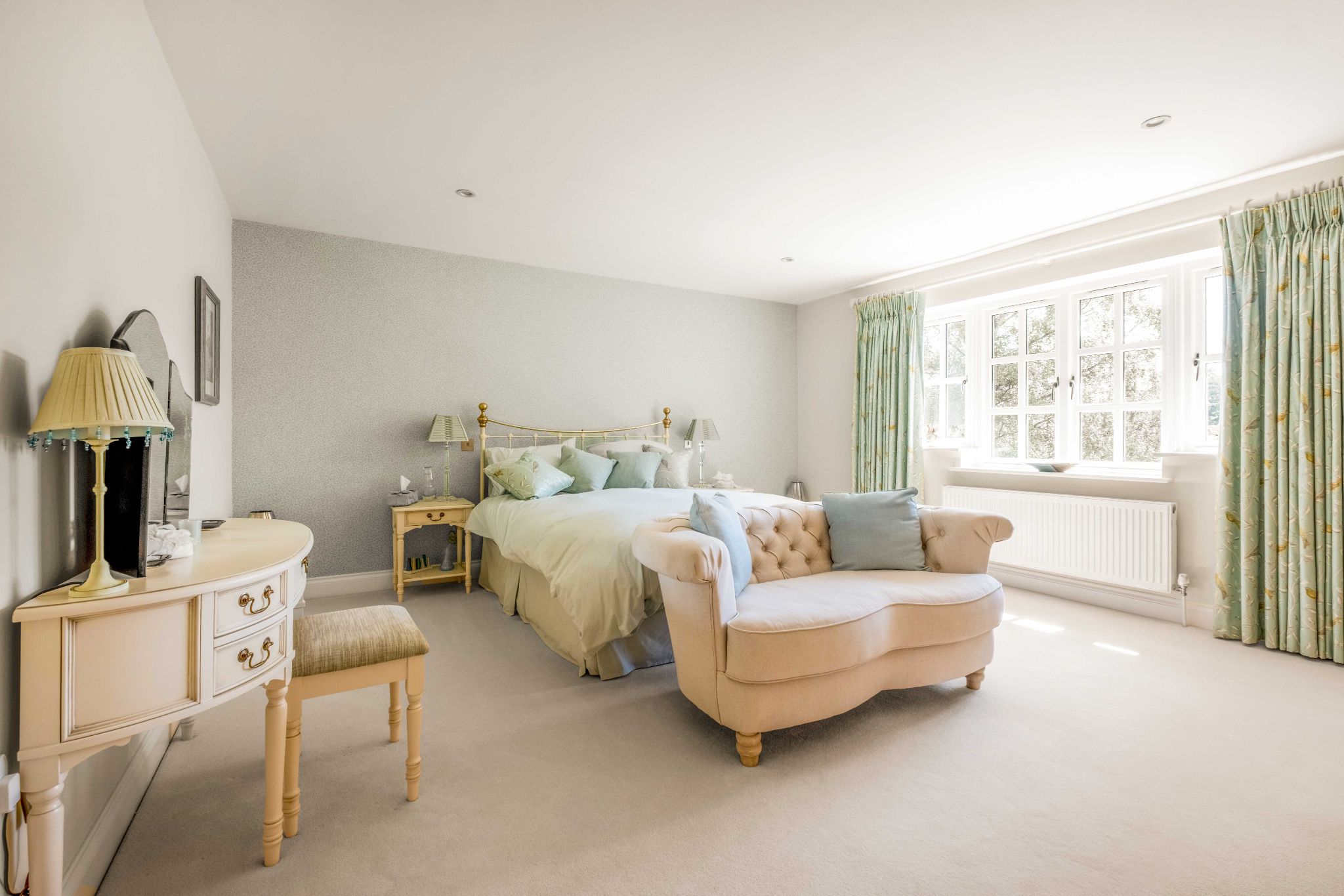 5 bedroom detached house For Sale in Sevenoaks - Photograph 11