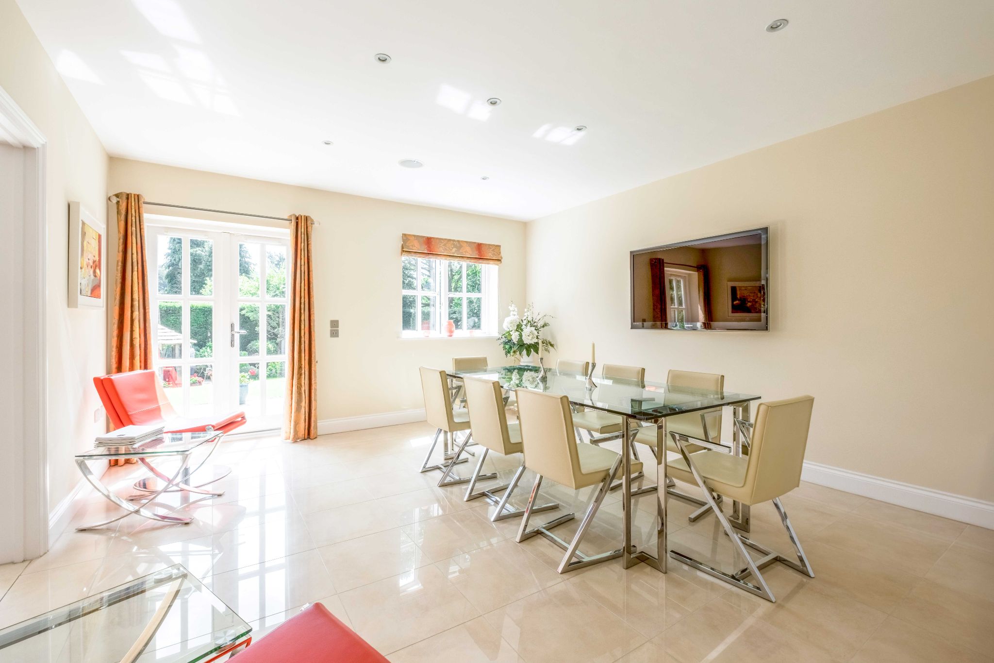 5 bedroom detached house For Sale in Sevenoaks - Photograph 8