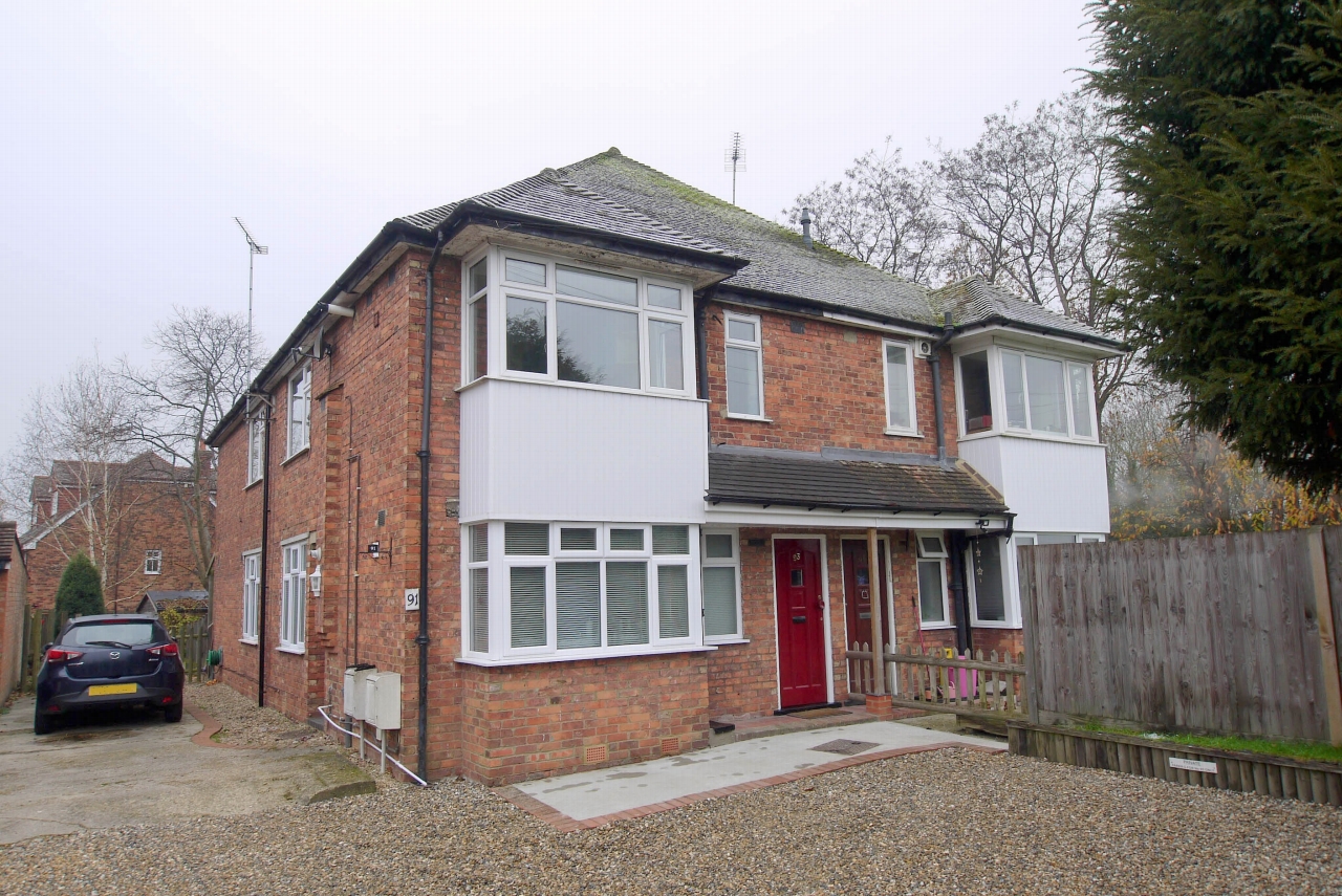 2 bedroom apartment Sold in Sevenoaks - Photograph 1