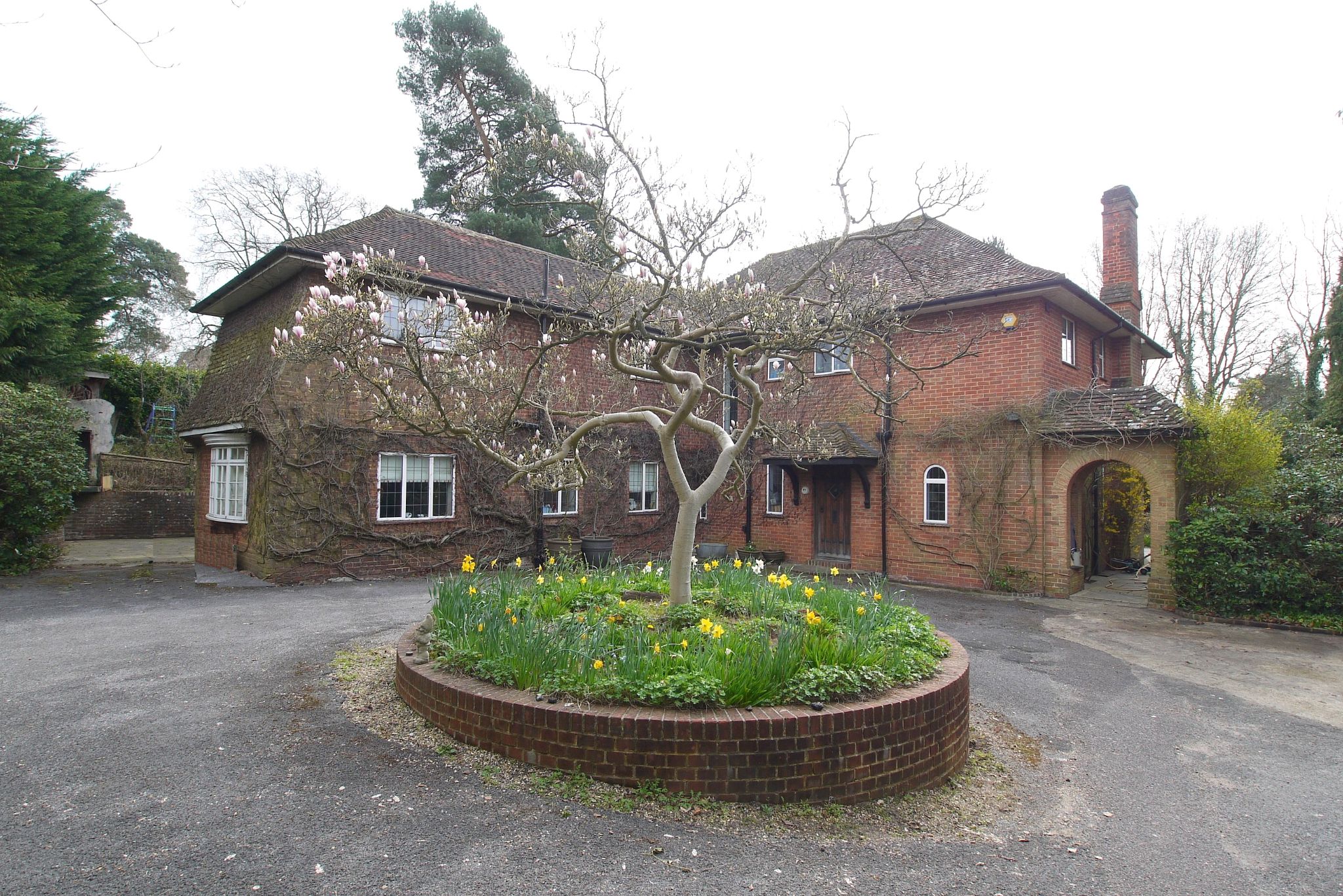 6 bedroom detached house Sold in Sevenoaks - Photograph 1