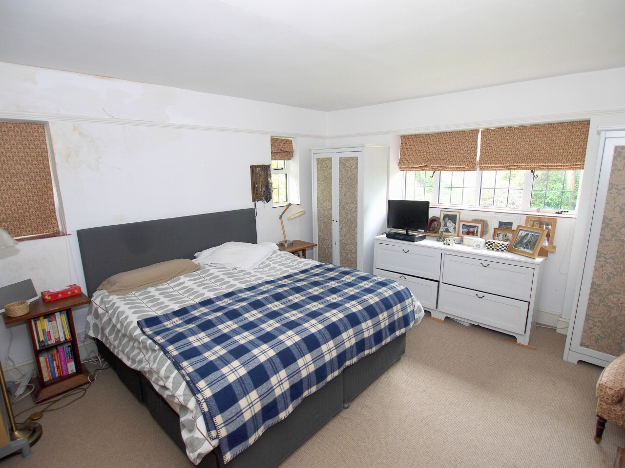 6 bedroom detached house Sold in Sevenoaks - Photograph 8