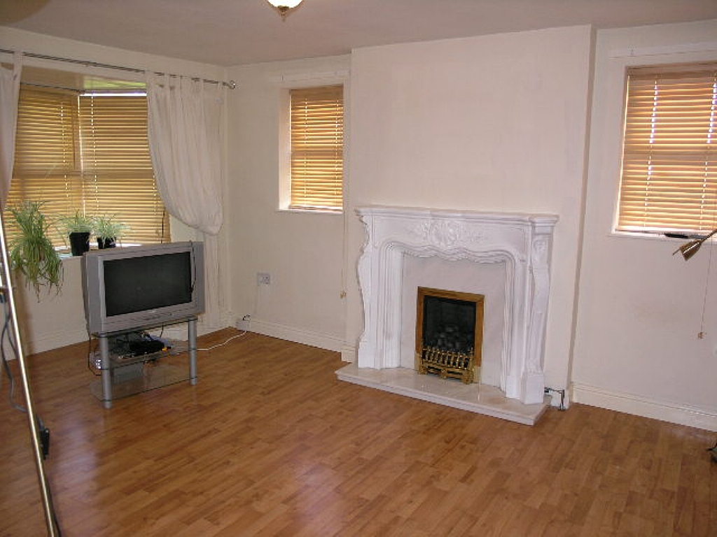 3 Bed Detached House To Rent - 0