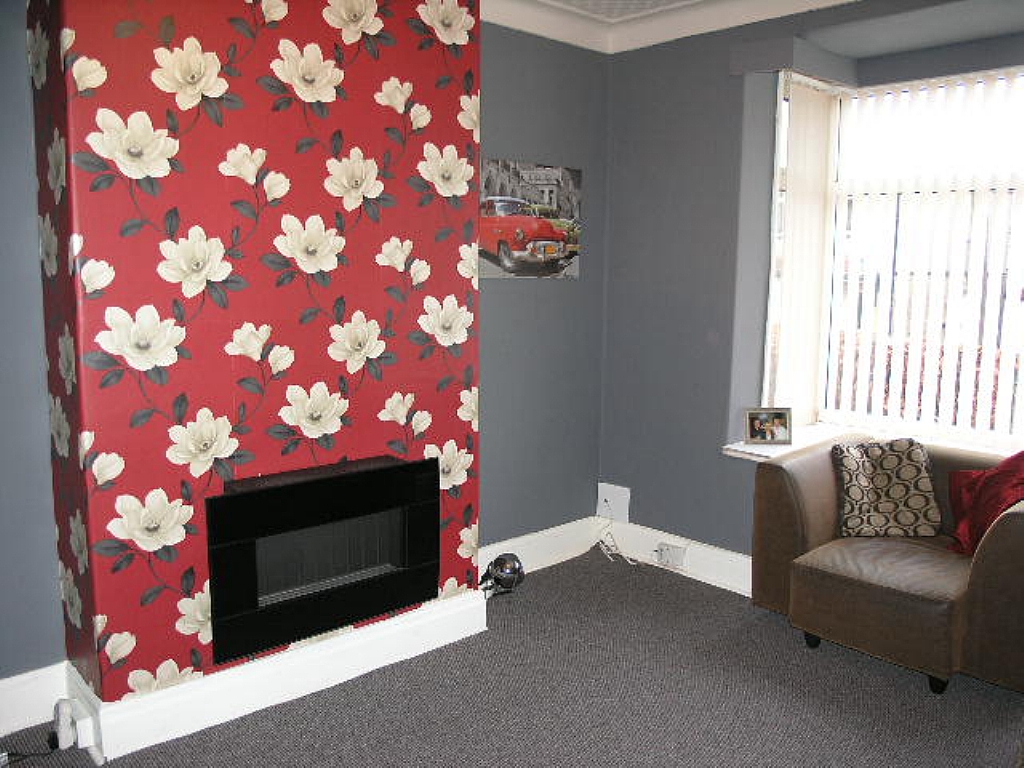 3 Bed Semi-detached House To Rent - 0