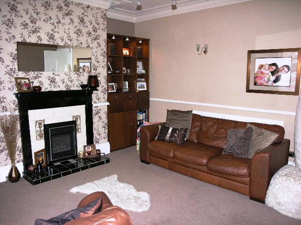 2 Bed House To Rent - 0