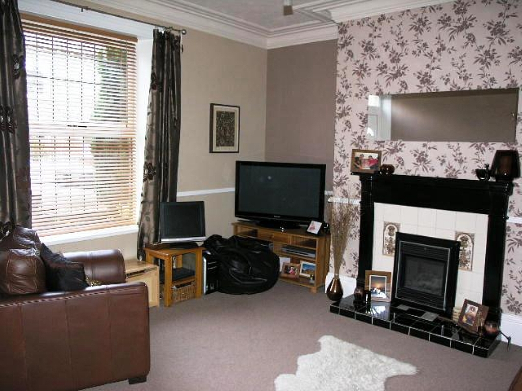 2 Bed House To Rent - 0