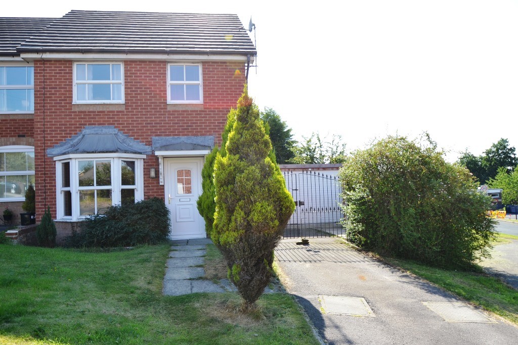 3 Bed End Terraced House To Rent - 0