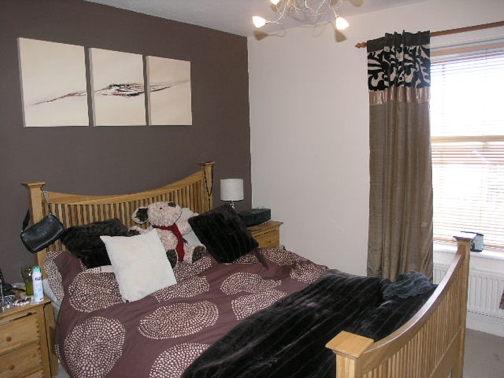 3 Bed Detached House To Rent - 0