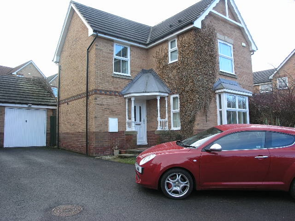 3 Bed Detached House To Rent - 0