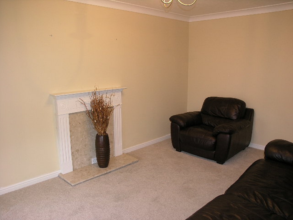 2 Bed House To Rent - 0