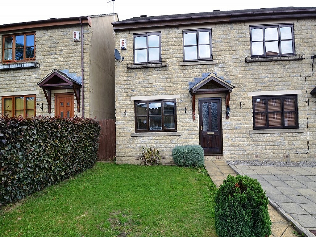 2 Bed House To Rent - 0