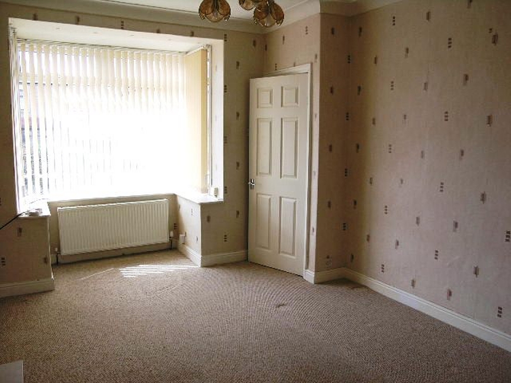 2 Bed Semi-detached House To Rent - 0