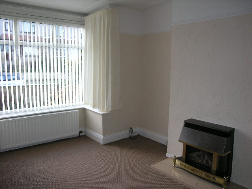 3 Bed Semi-detached House To Rent - 0