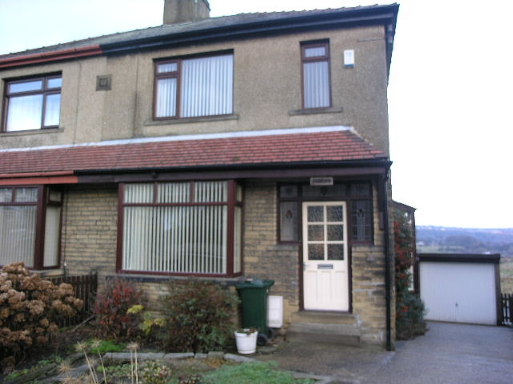 3 Bed Semi-detached House To Rent - 0