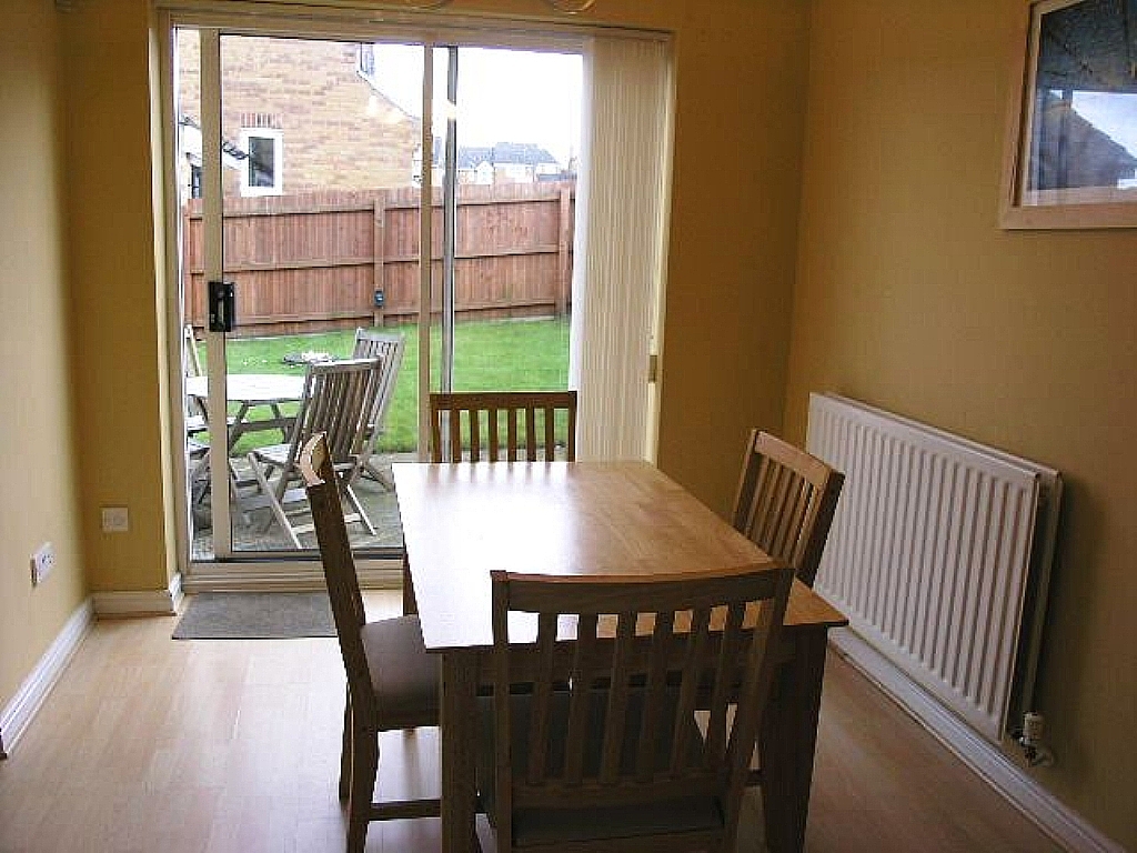 3 Bed Detached House To Rent - 0