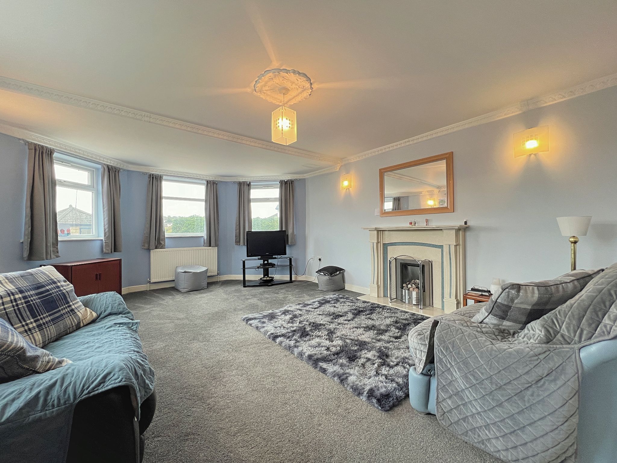 4 Bed Detached House For Sale - Photograph 11