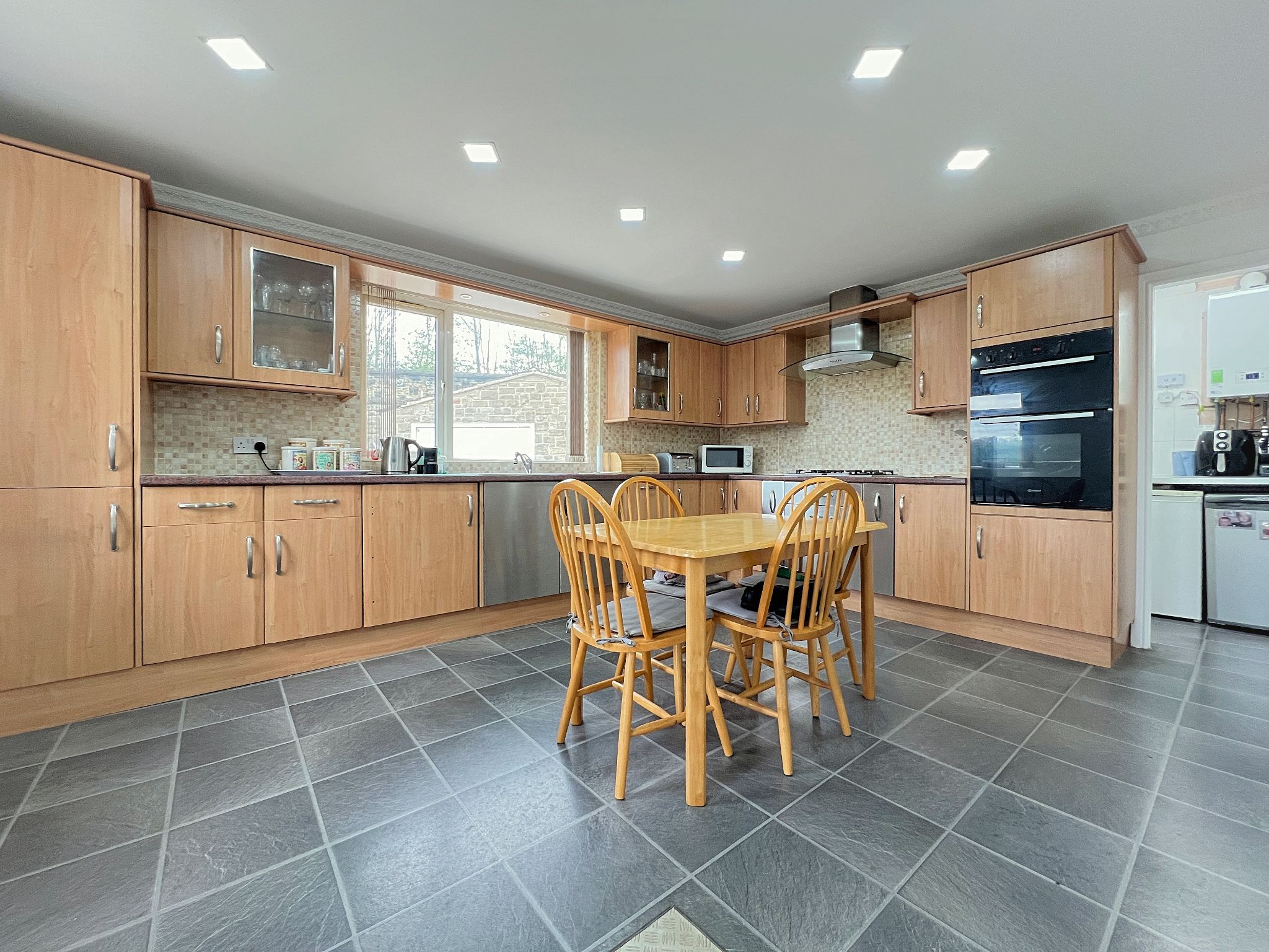 4 Bed Detached House For Sale - Photograph 4