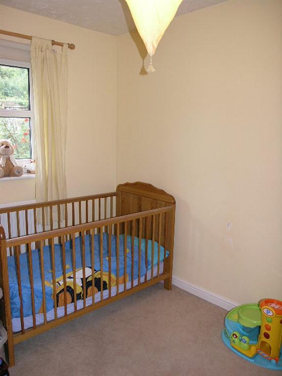 3 Bed Mid Terraced House To Rent - 0