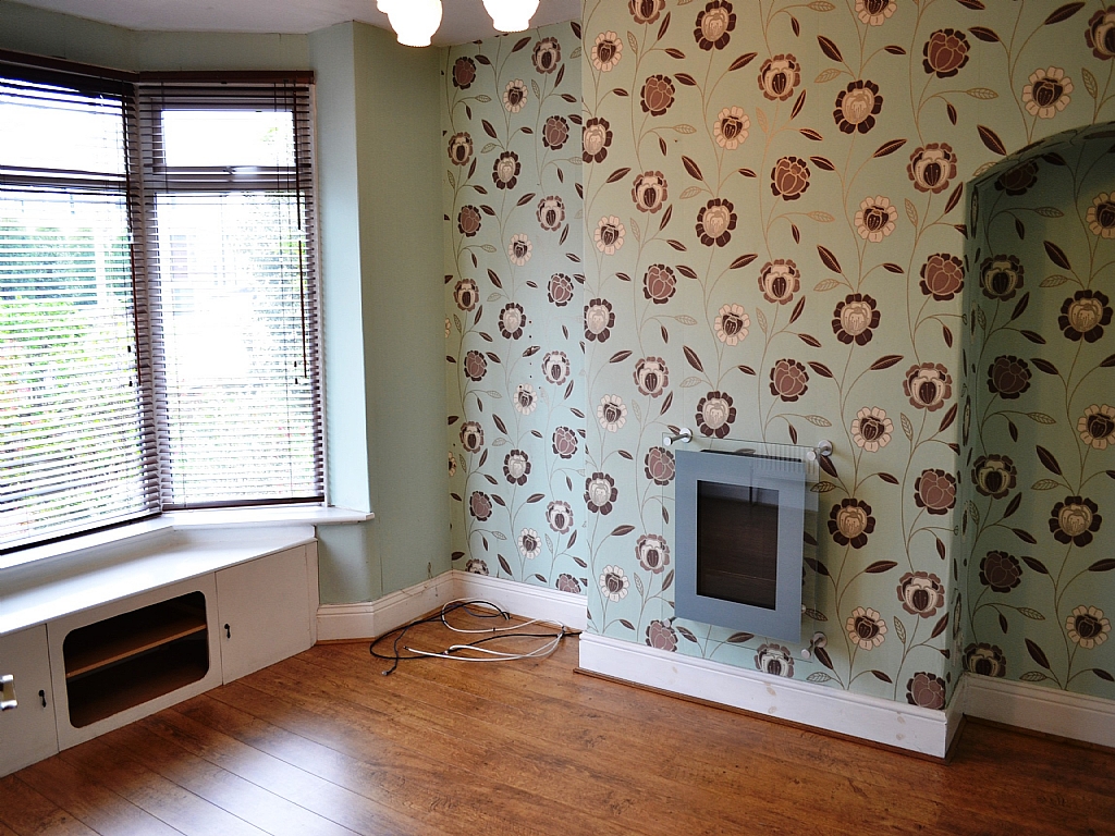 3 Bed Semi-detached House To Rent - 0