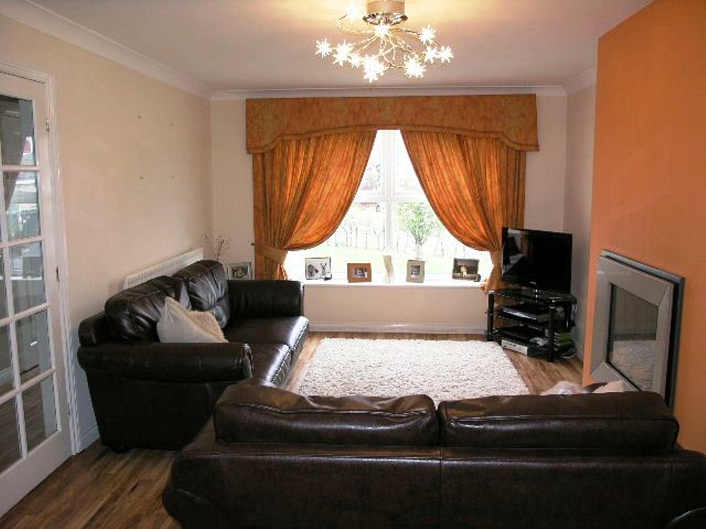 5 Bed Detached House To Rent - 0