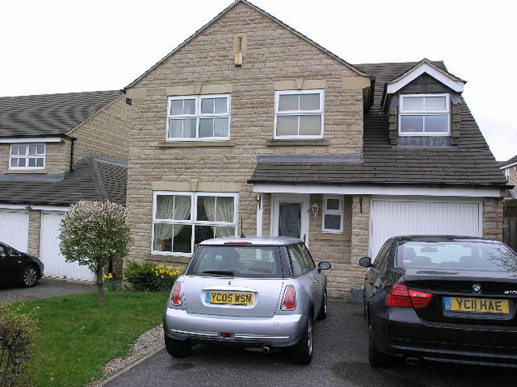 5 Bed Detached House To Rent - 0